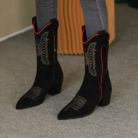 Embroidered vintage knight boots