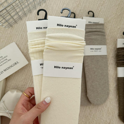 Gentle Vertical Stripe Flat Color Spinning South Korea Color Cream Gray Bunching Socks